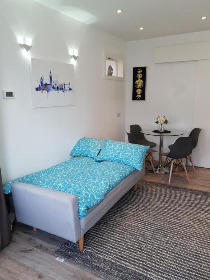 Star London Brent Street Cosy 1-Bed Hideaway Daire Hendon Dış mekan fotoğraf